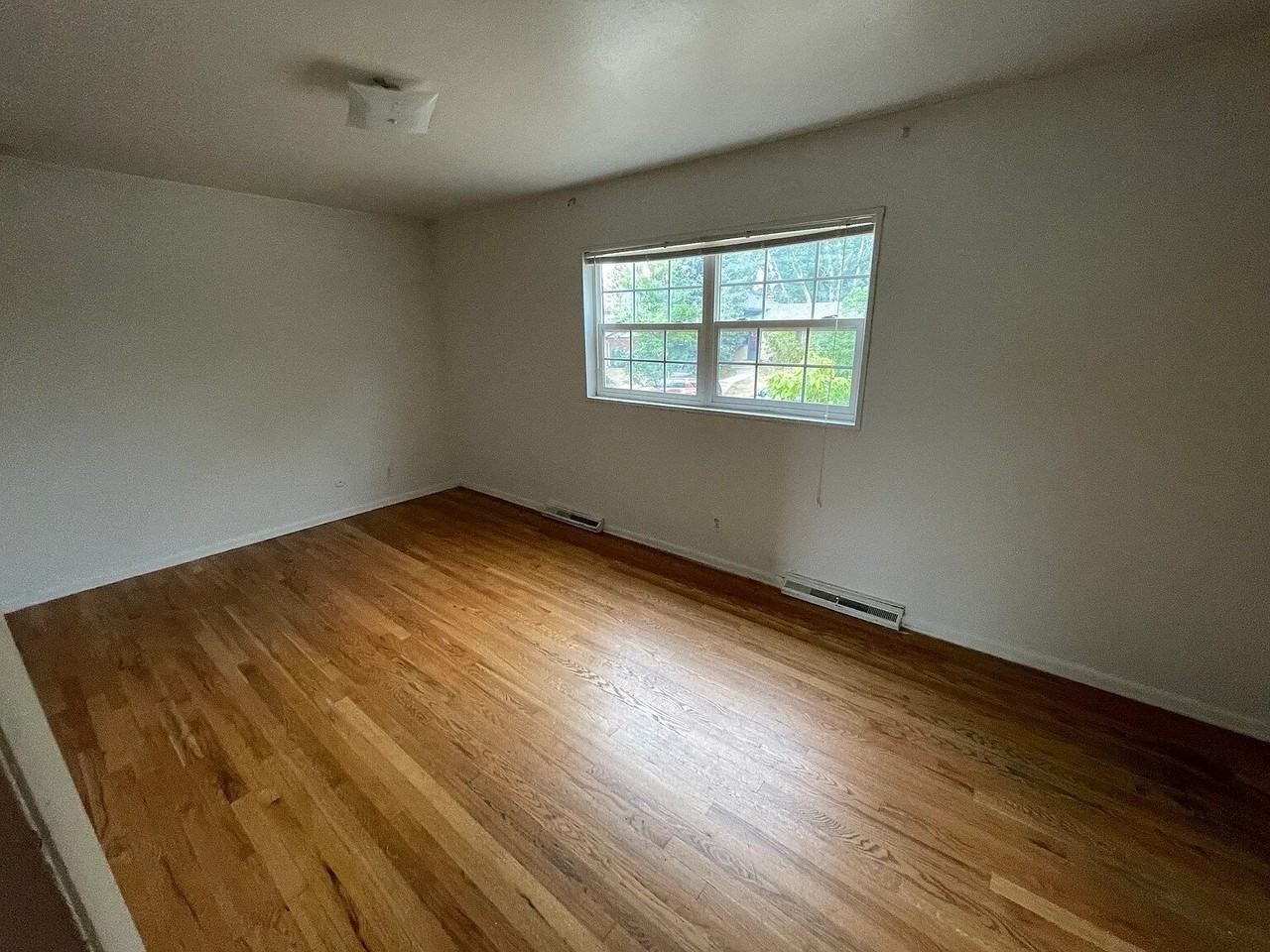 4464 Hamilton Ct - Photo 6 of 13