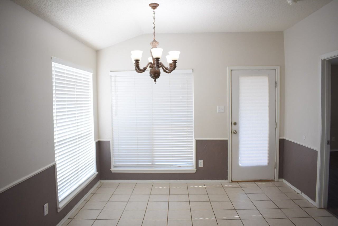 6121 16th St - Photo 4 of 15