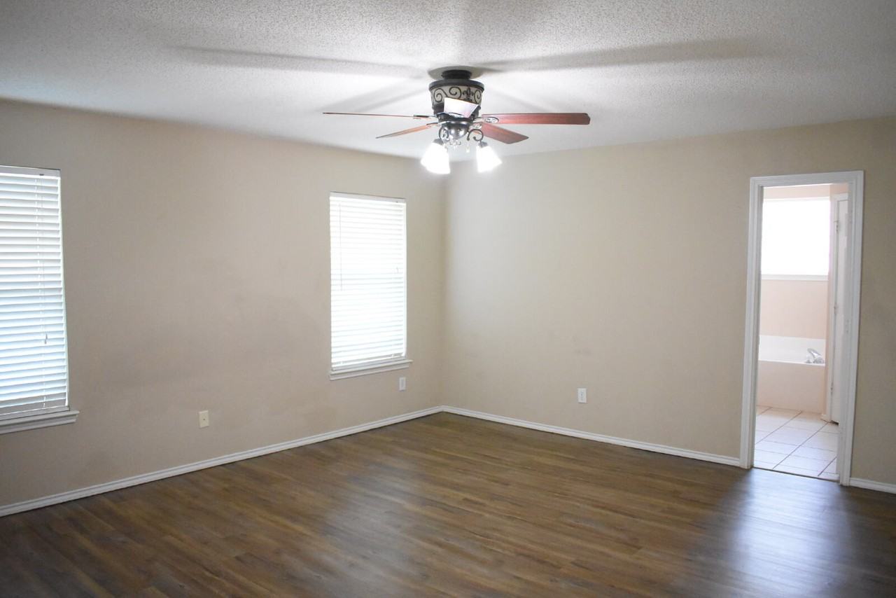 6121 16th St - Photo 6 of 15