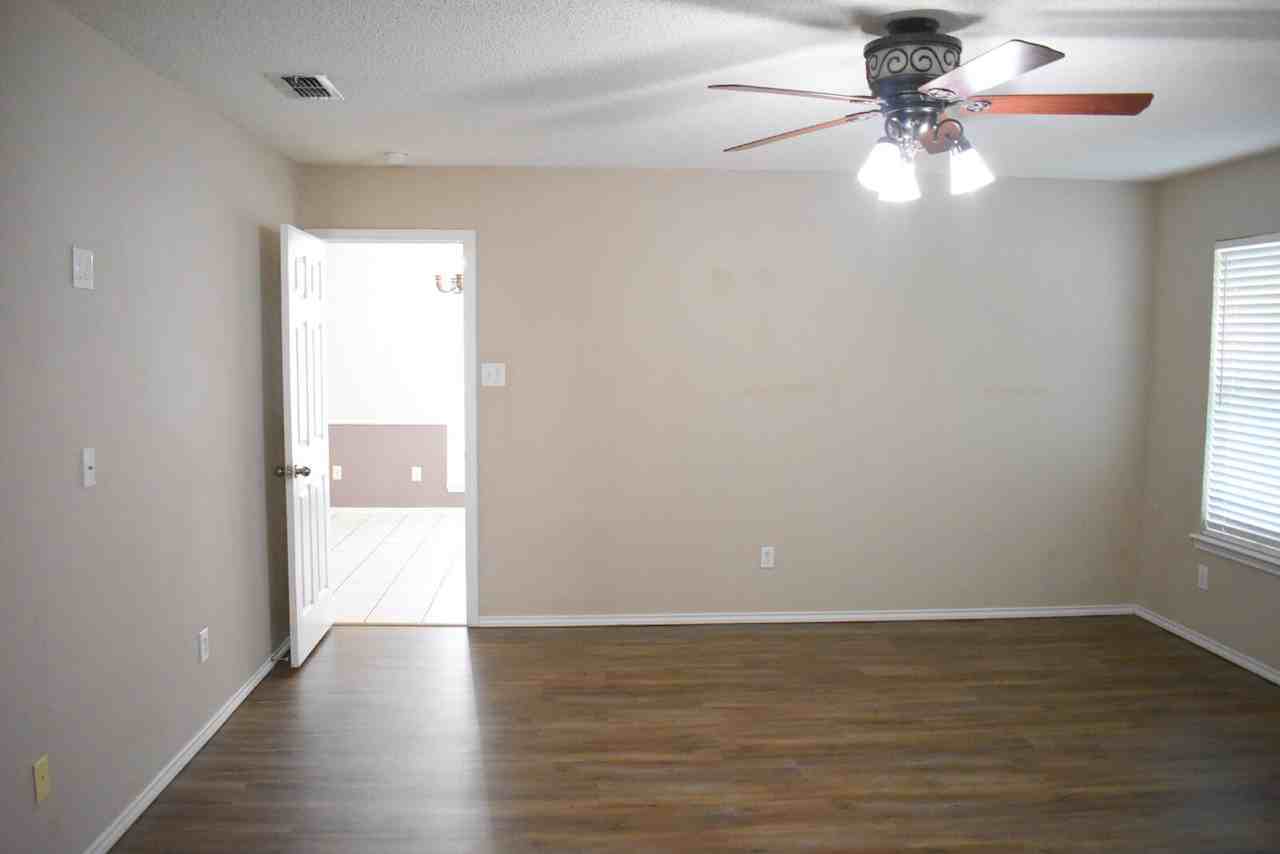 6121 16th St - Photo 7 of 15