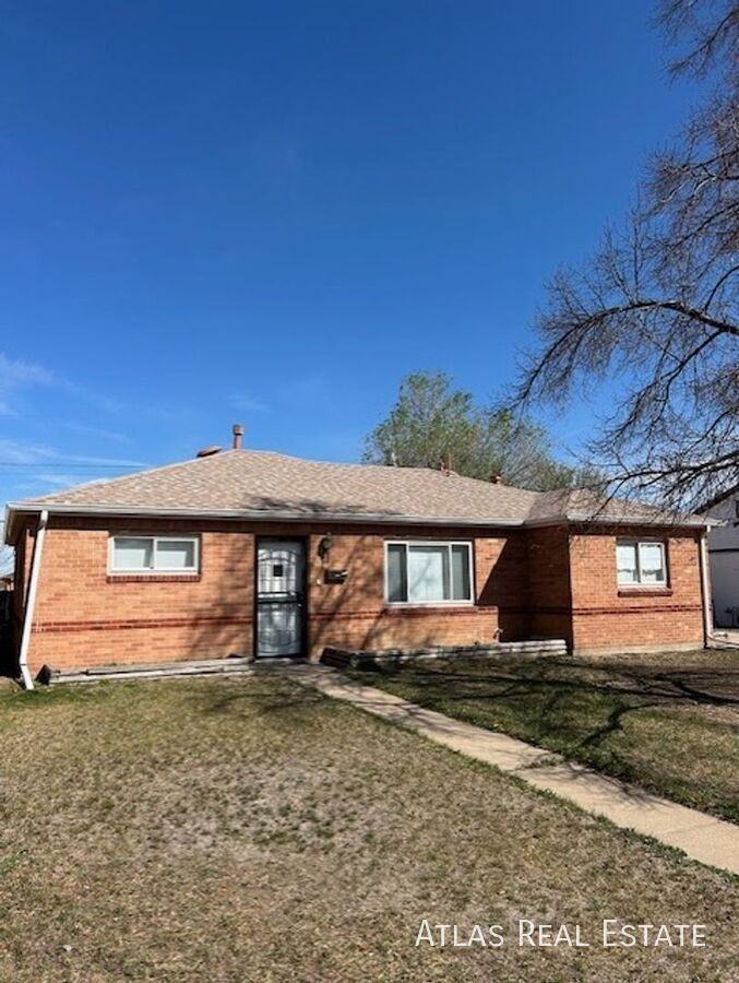 9240 Lillian Ln - Photo 2 of 7