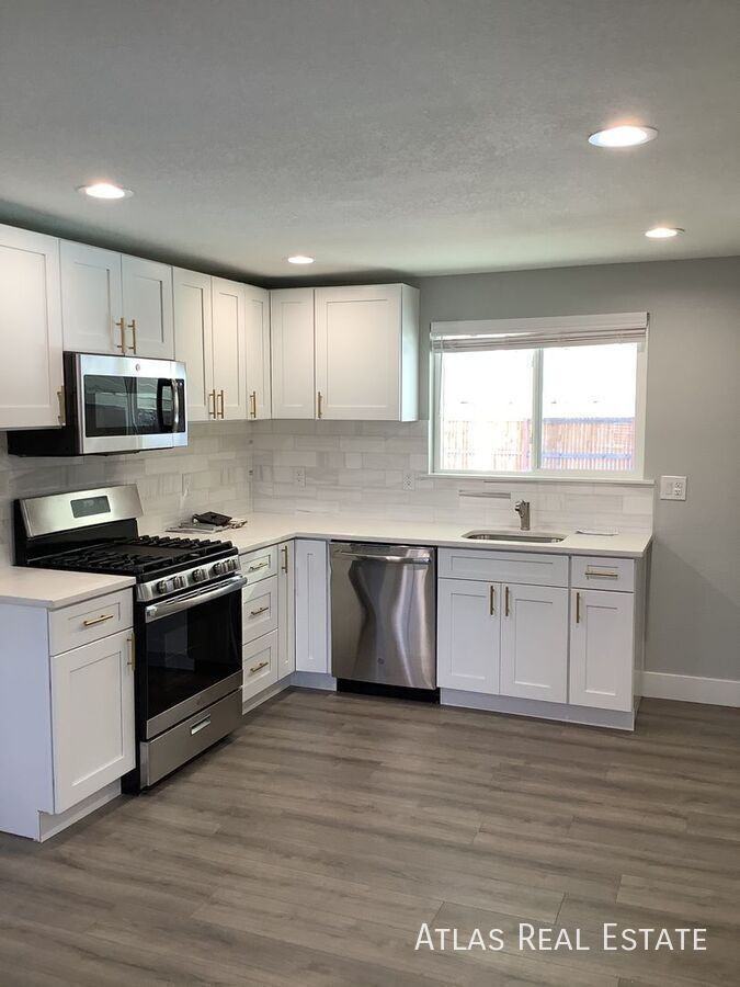 13666 E Dakota Ave - Photo 3 of 15