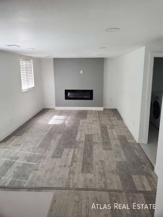 7872 W 84th Ct - Photo 3 of 11