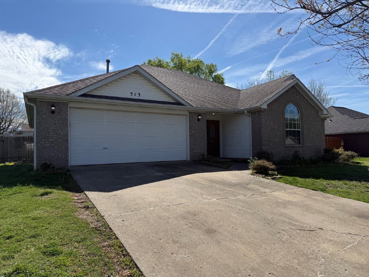 313 Summerset St - Photo 2 of 2