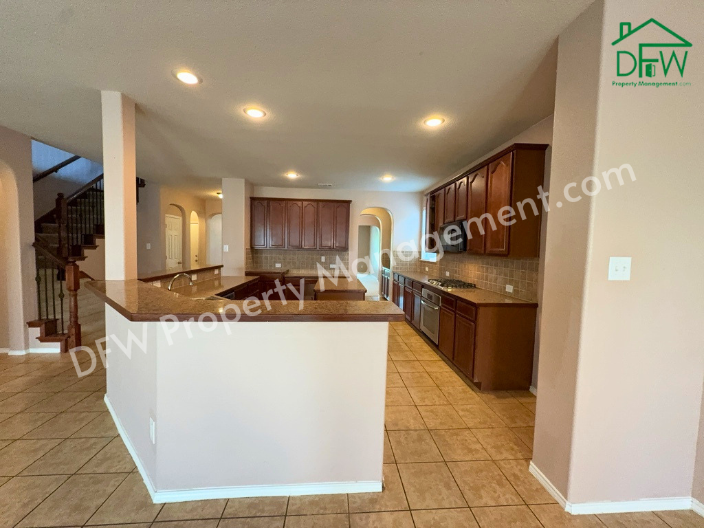 9709 Gessner Dr - Photo 5 of 40