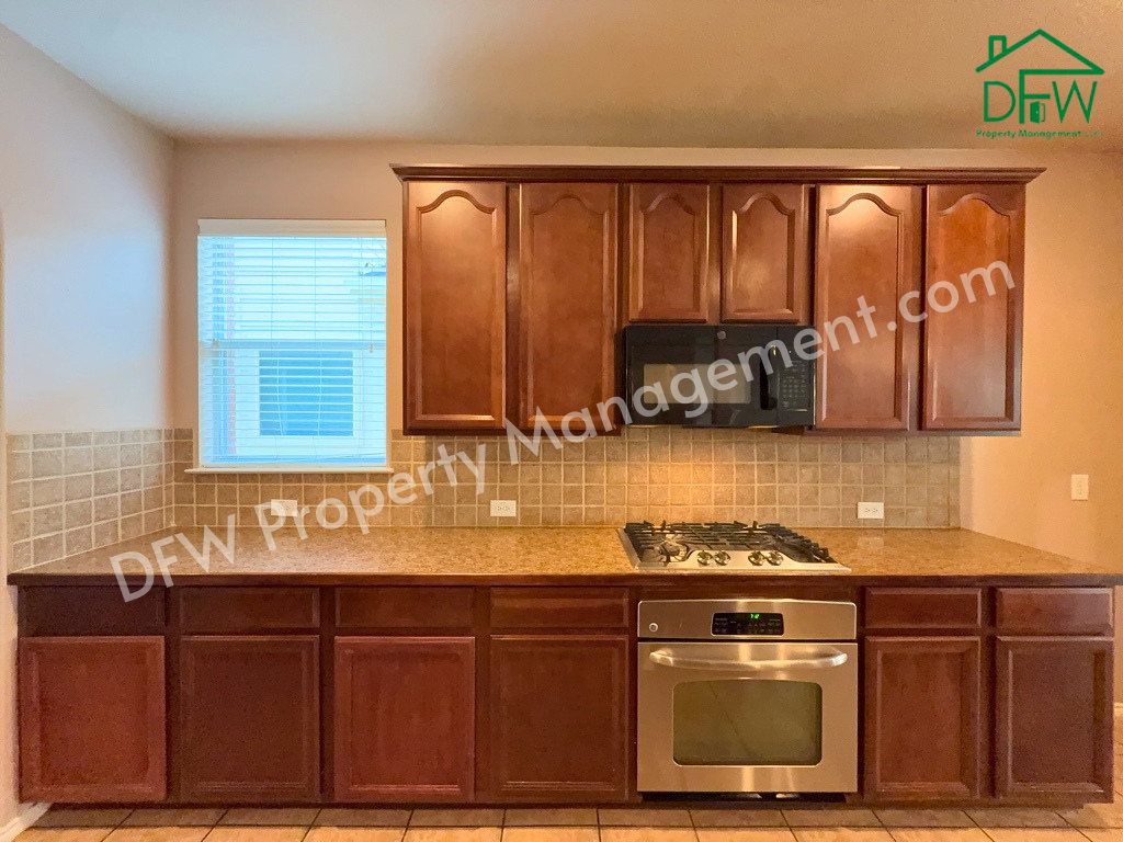 9709 Gessner Dr - Photo 6 of 40