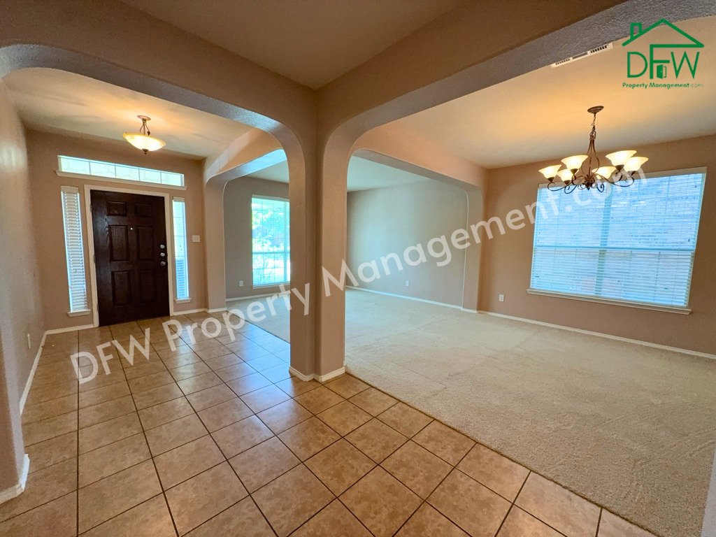 9709 Gessner Dr - Photo 7 of 40