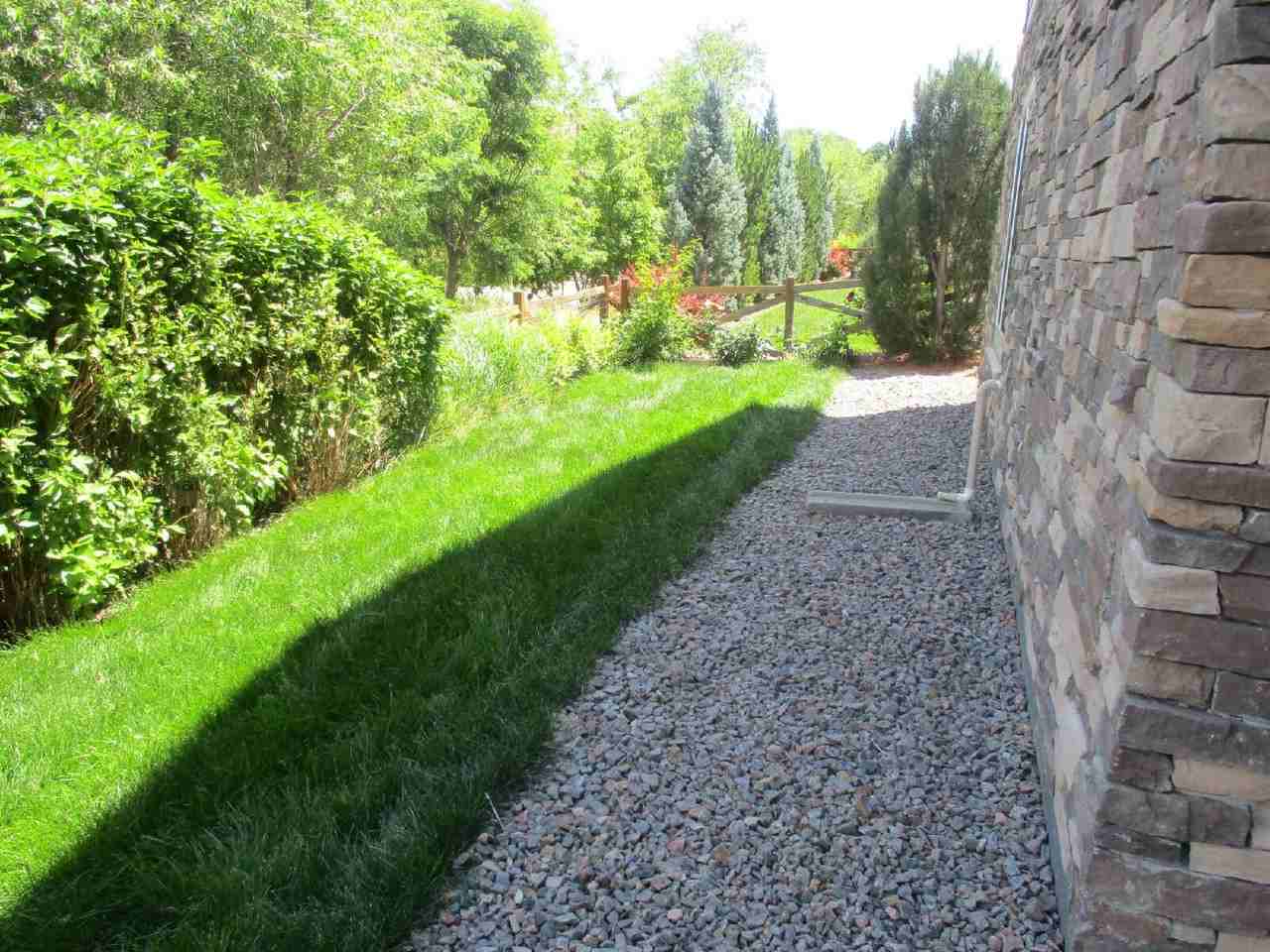 5094 W 109th Cir #B - Photo 3 of 37