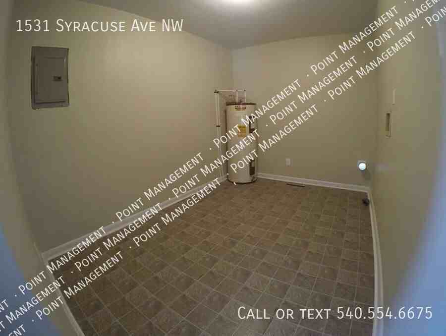 1531 Syracuse Ave Nw - Photo 5 of 9
