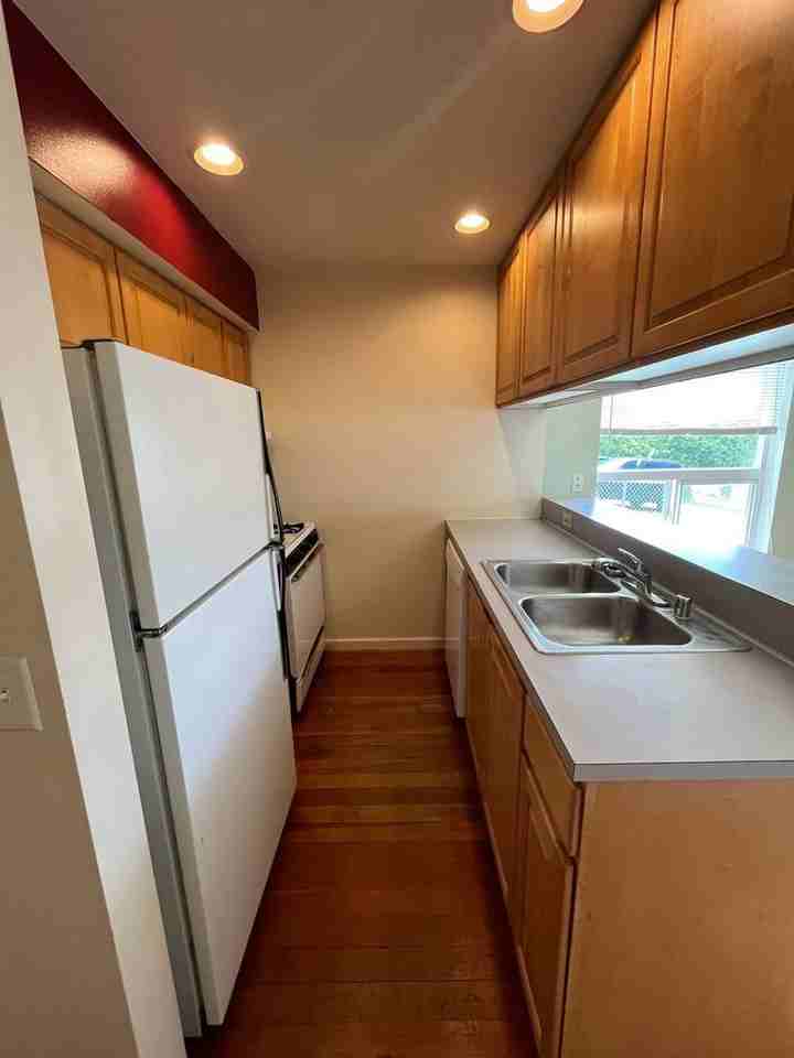 2204 Xenia St - Photo 3 of 10