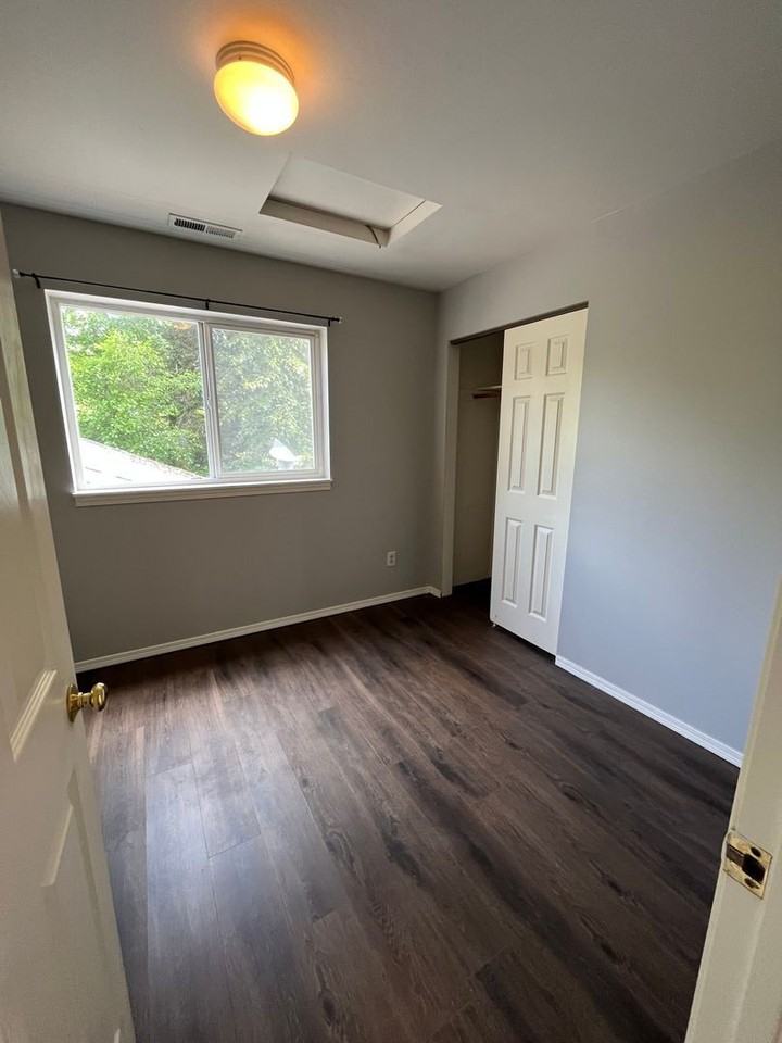 2204 Xenia St - Photo 6 of 10