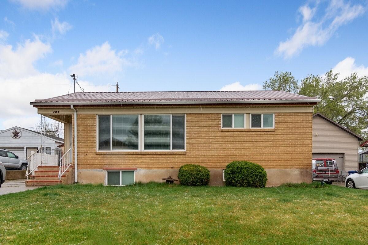 135 W 4625 S - Photo 2 of 22