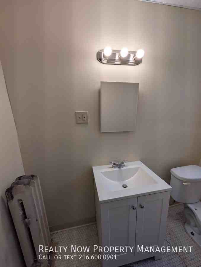 2453 Overlook Rd Apt 3 #3 - Photo 6 of 20