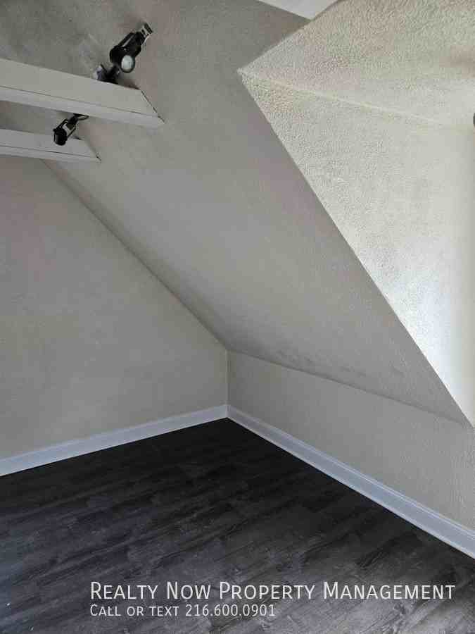 2086 W 81st St Unit 2 #2 - Photo 3 of 18