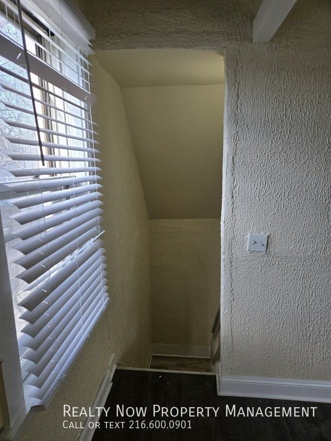 2086 W 81st St Unit 2 #2 - Photo 4 of 18