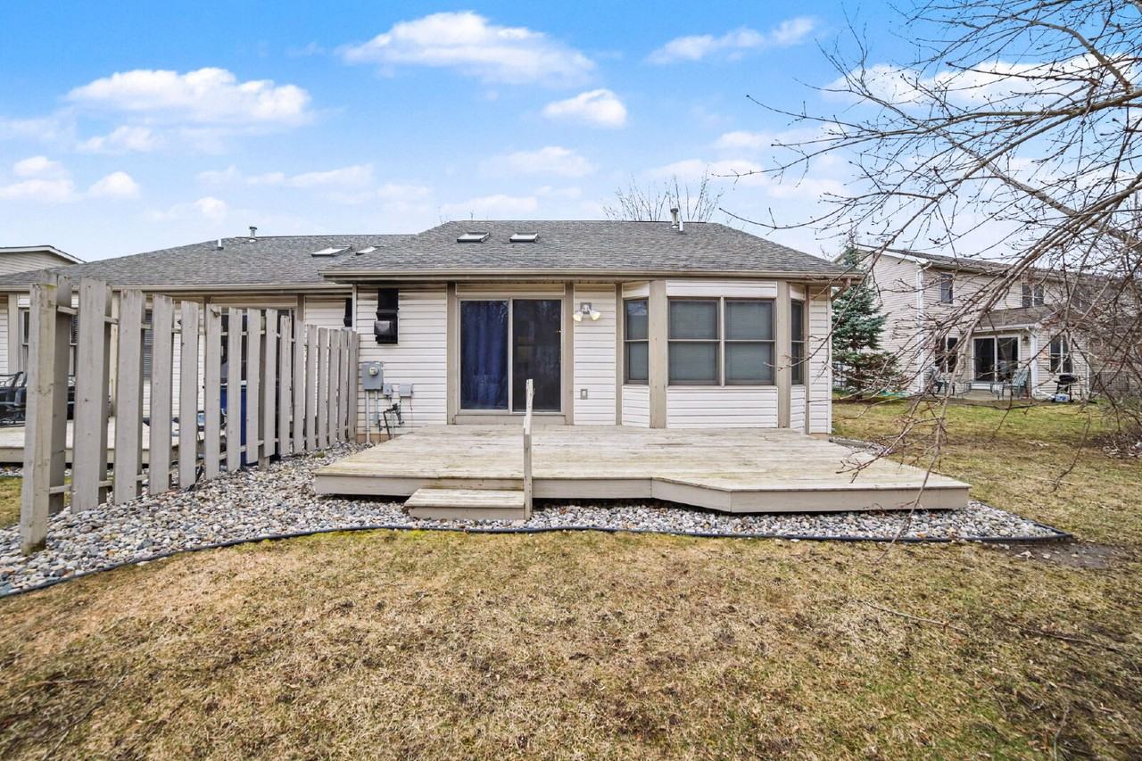 6114 Summerset Dr - Photo 3 of 15