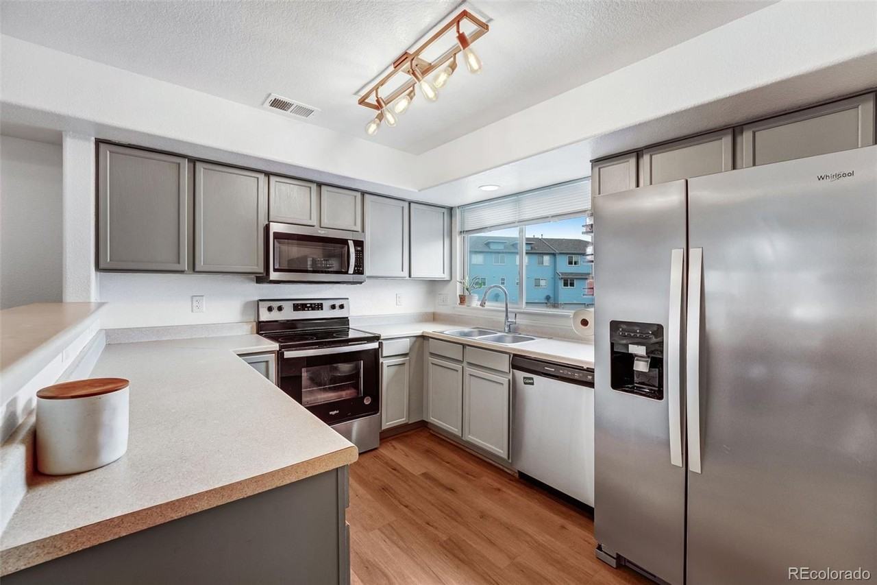 12063 Monaco Ct - Photo 7 of 26