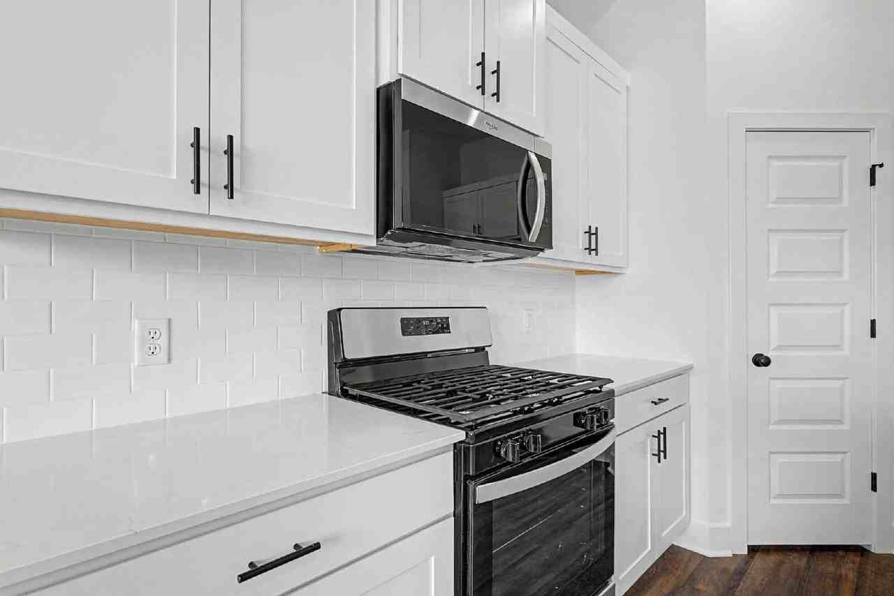 512 W Canada Dr - Photo 3 of 21