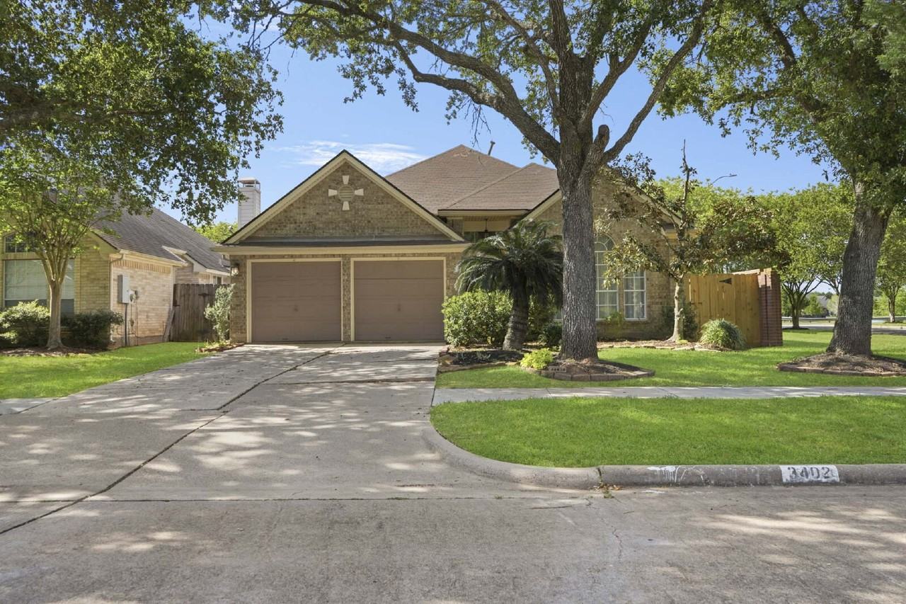 3402 Plymouth Pointe Ln