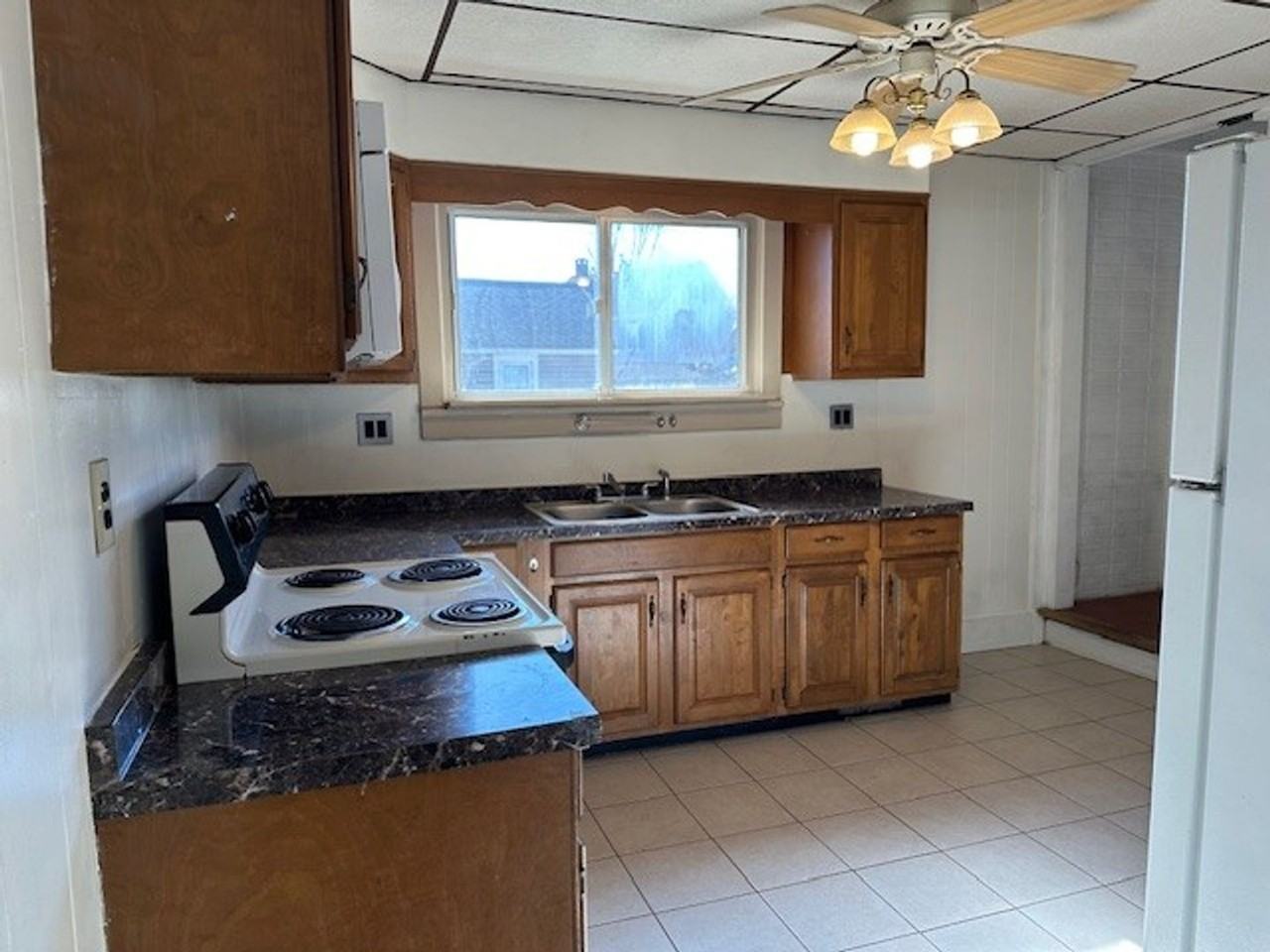 317 S Wilson St - Photo 4 of 12