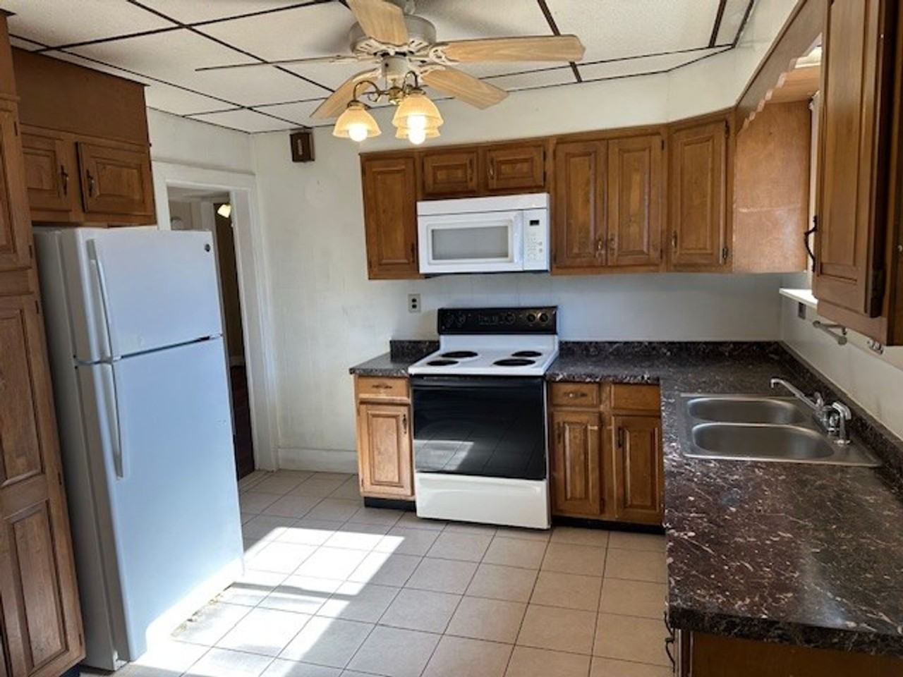 317 S Wilson St - Photo 5 of 12