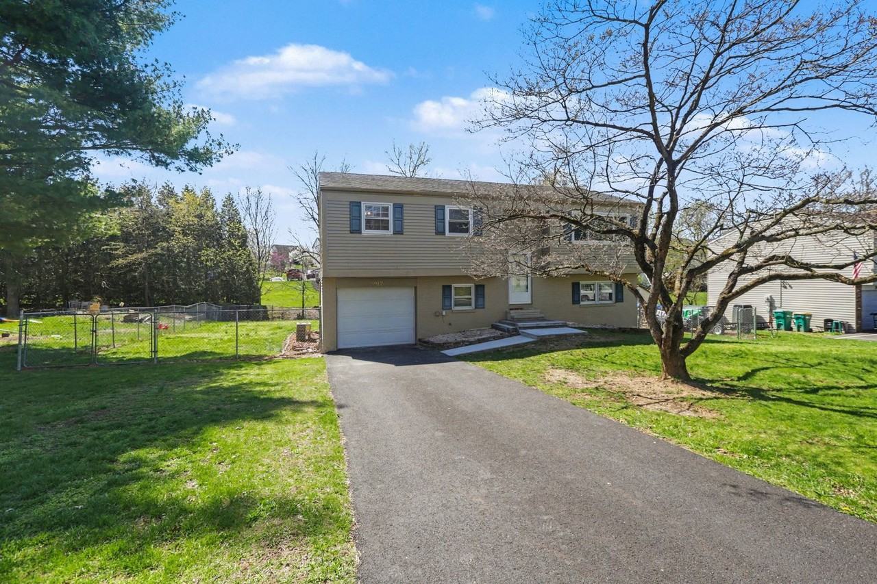 3912 Brookridge Dr - Photo 3 of 31