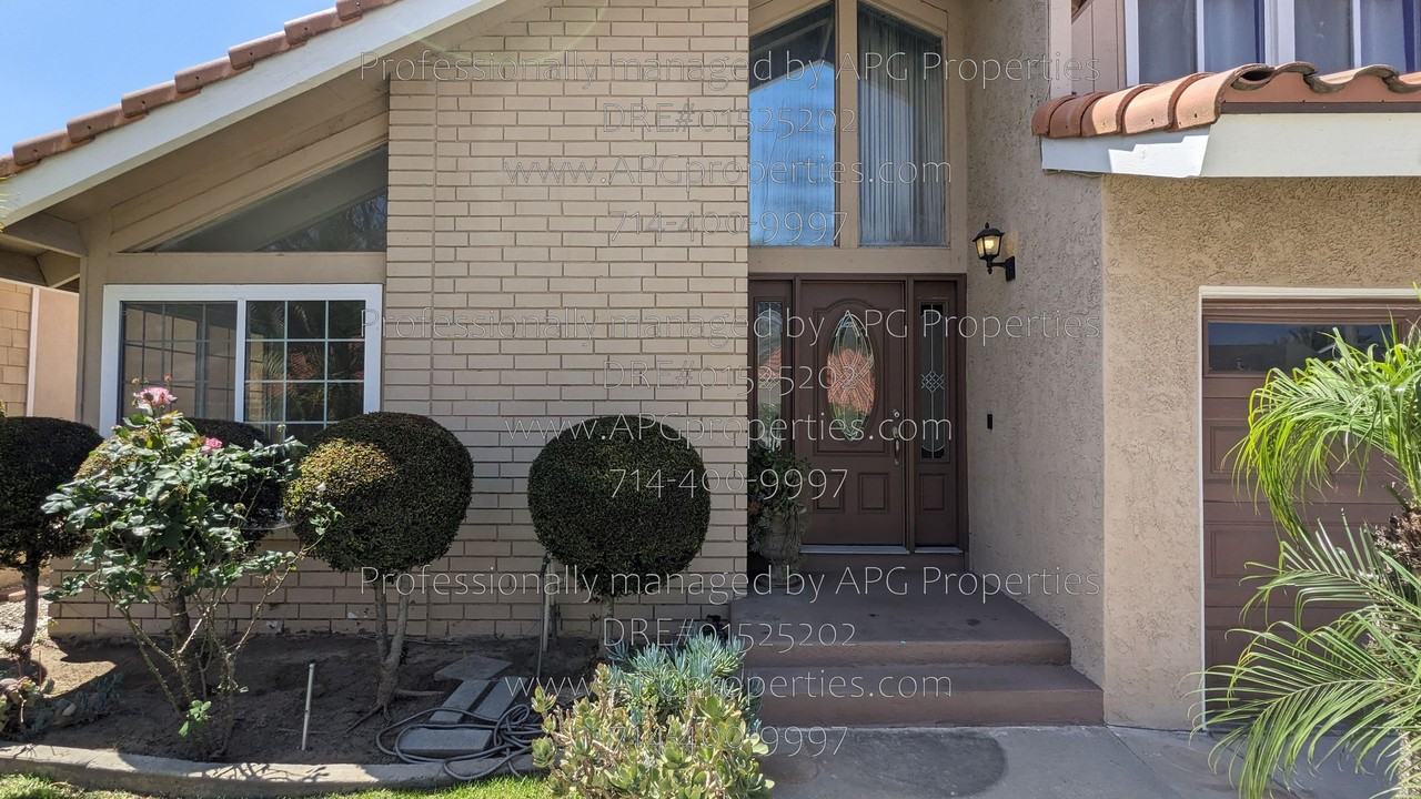 1745 N Pheasant St - Photo 2 of 41