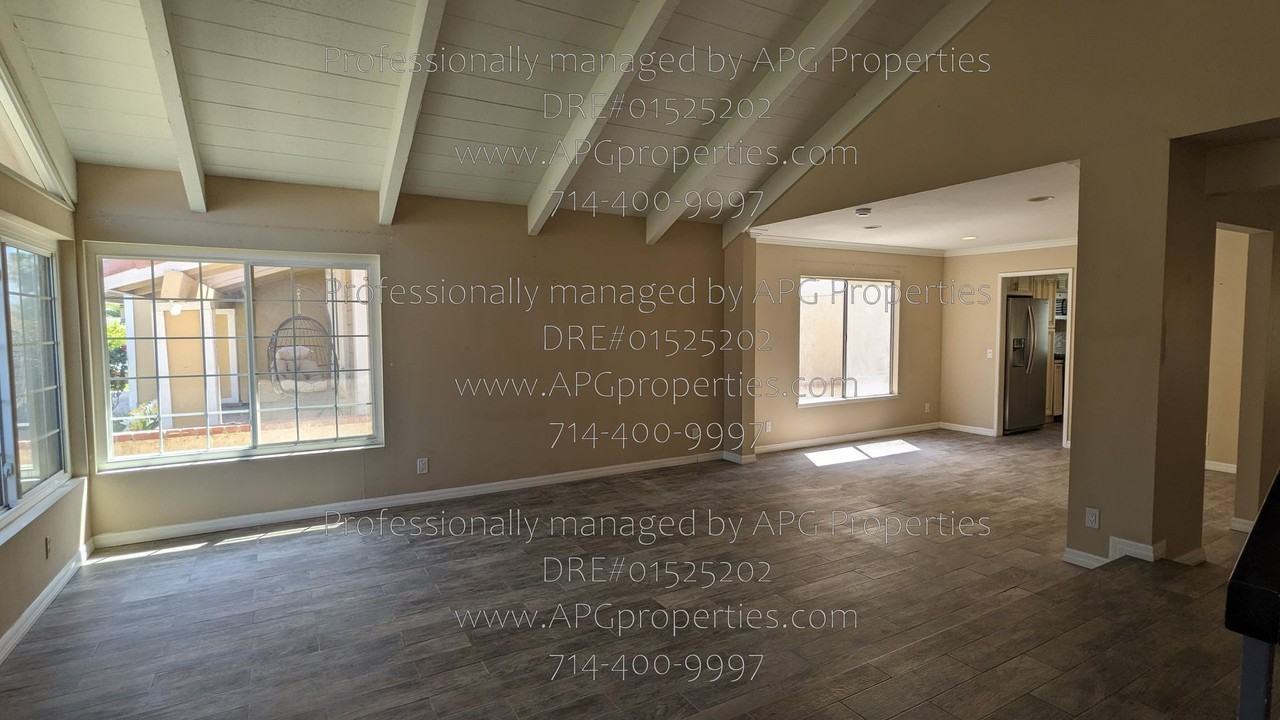 1745 N Pheasant St - Photo 4 of 41