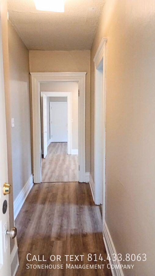 422 W 10th St #3 - Photo 5 of 9