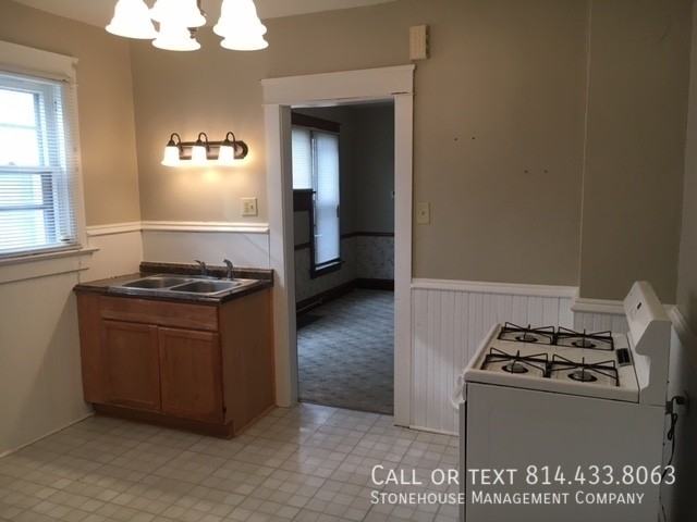 3603 Maple St - Photo 7 of 11