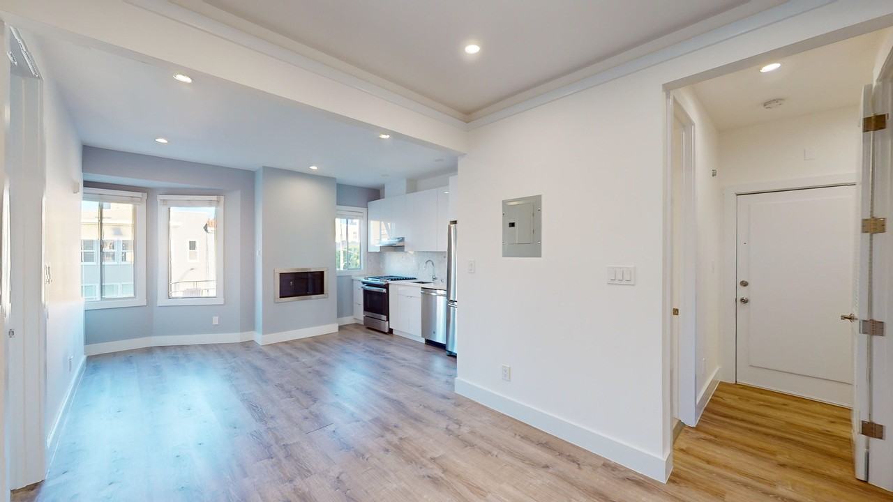 3201 Octavia St #202 - Photo 4 of 19