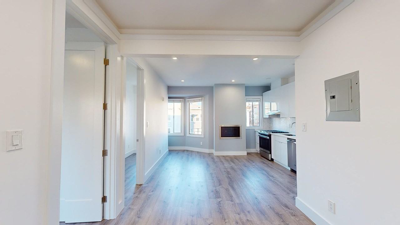 3201 Octavia St #202 - Photo 5 of 19