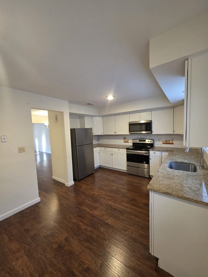 8315 Countryside Ln #8315 - Photo 5 of 19