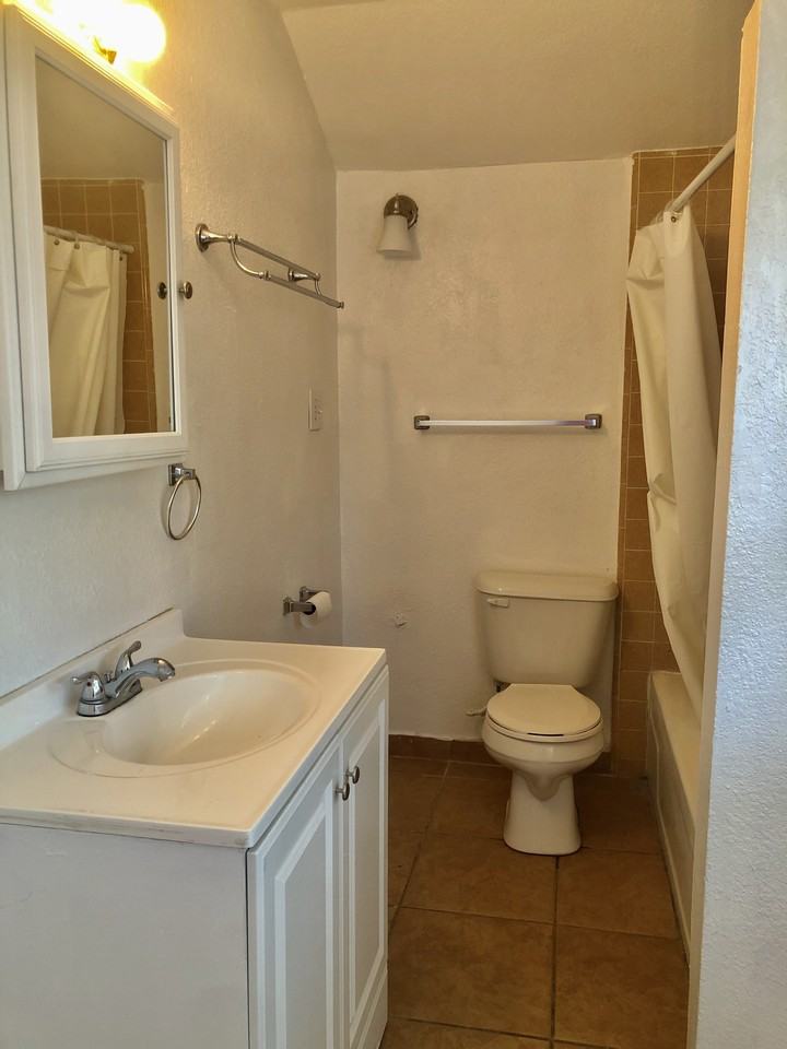 606 1/2 W 4th Ave #NA - Photo 4 of 14