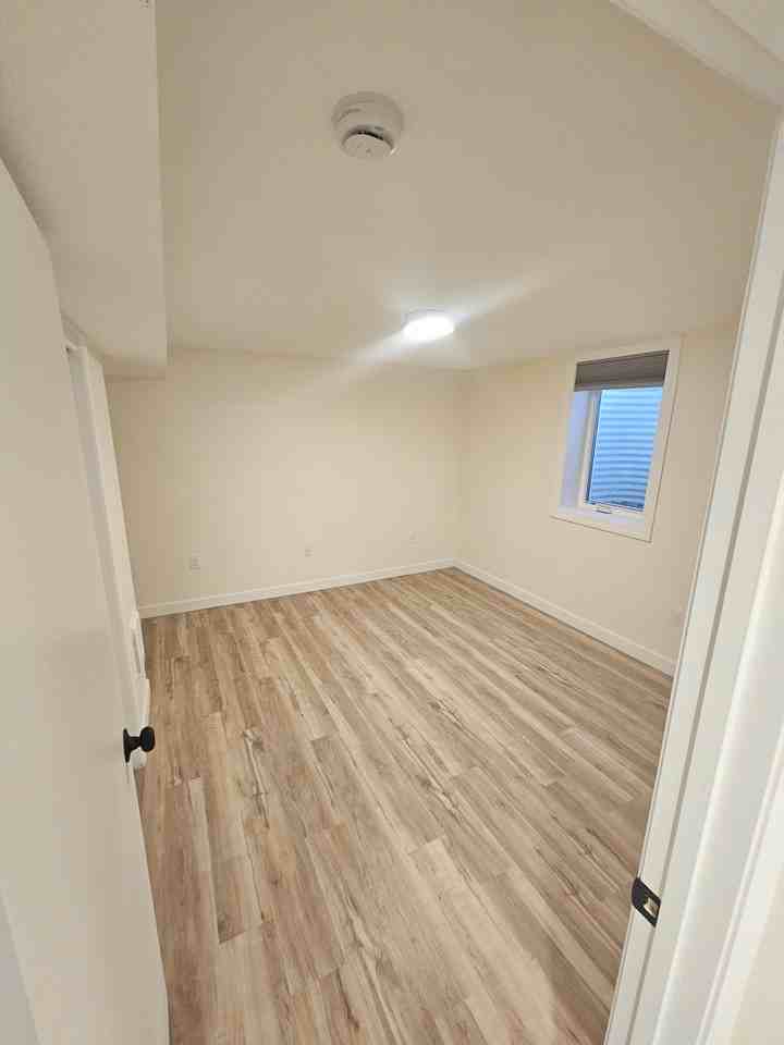 520 29th Ave Ne #520B - Photo 5 of 17