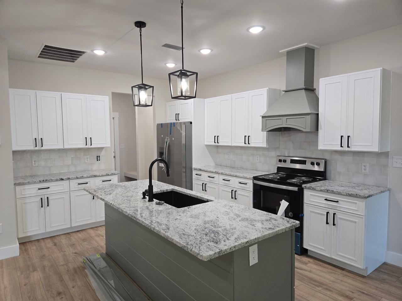 699 Pinewood Dr #NA - Photo 4 of 17