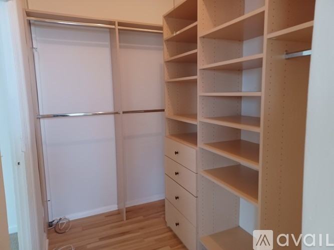 827 4th St #404 - Photo 3 of 25