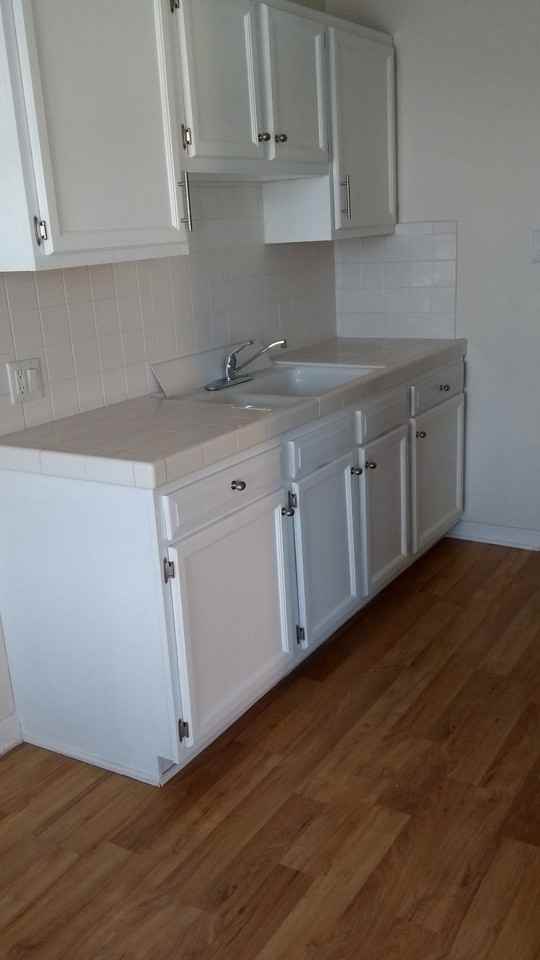 827 4th St #404 - Photo 5 of 25