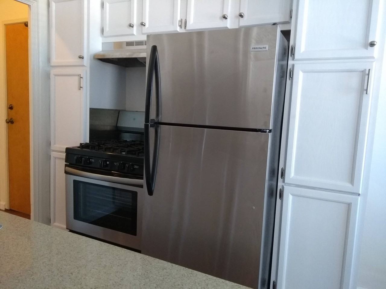 827 4th St #404 - Photo 7 of 25