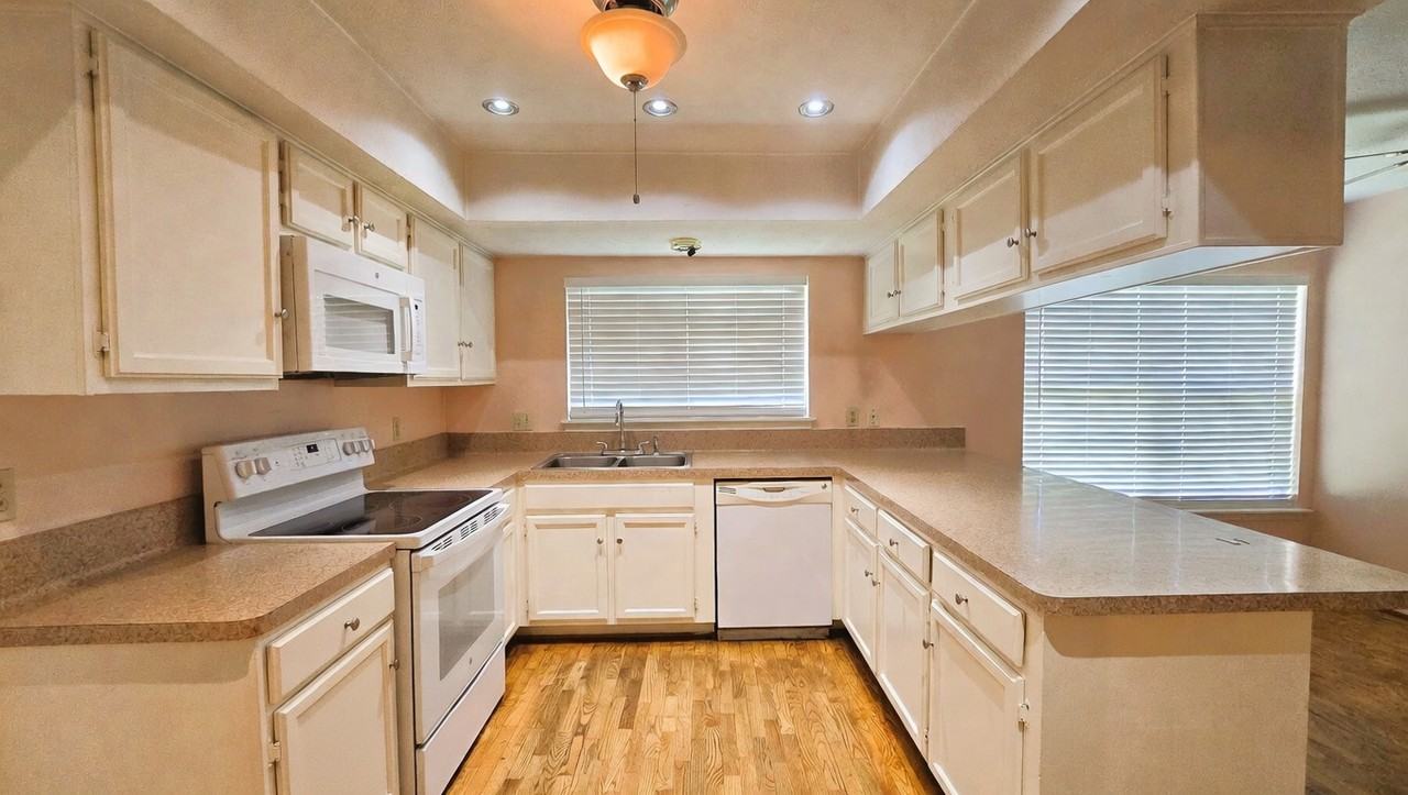 3334 Birch Creek Dr #NA - Photo 7 of 13