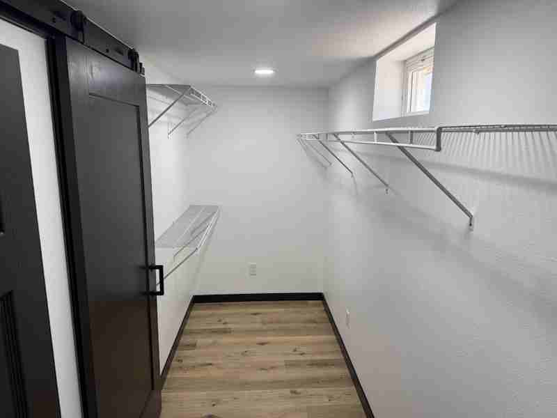 1725 Elmwood Ln #NA - Photo 7 of 31