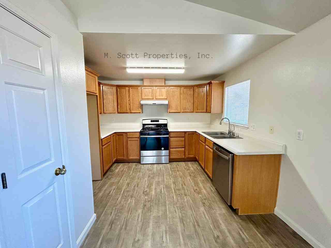 1402 Sotheby Ct #NA - Photo 7 of 13