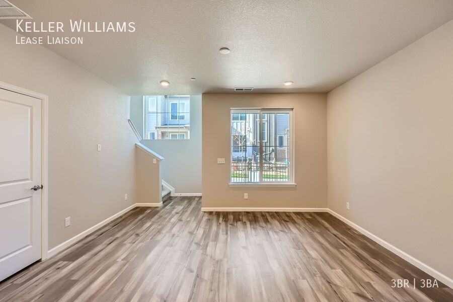 477 Millwall Cir - Photo 2 of 17