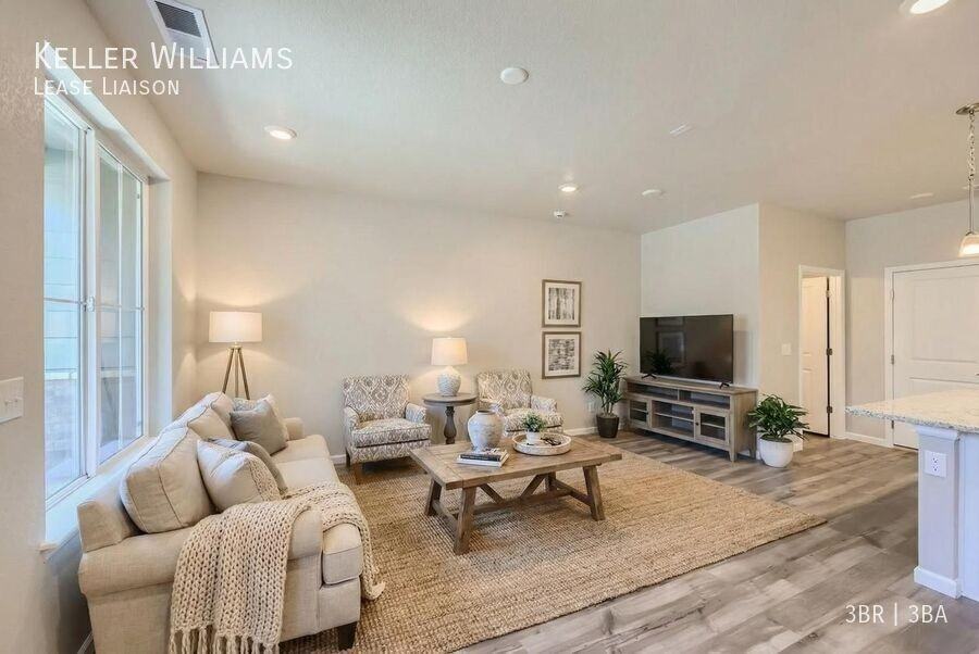 477 Millwall Cir - Photo 3 of 17