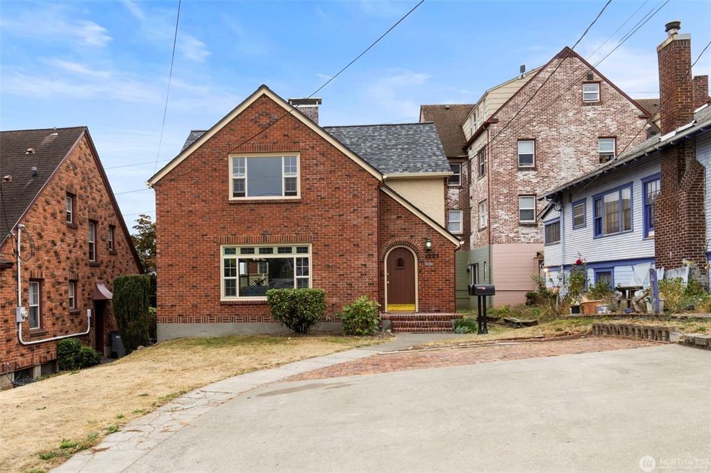 1225 Gregory Way #NA