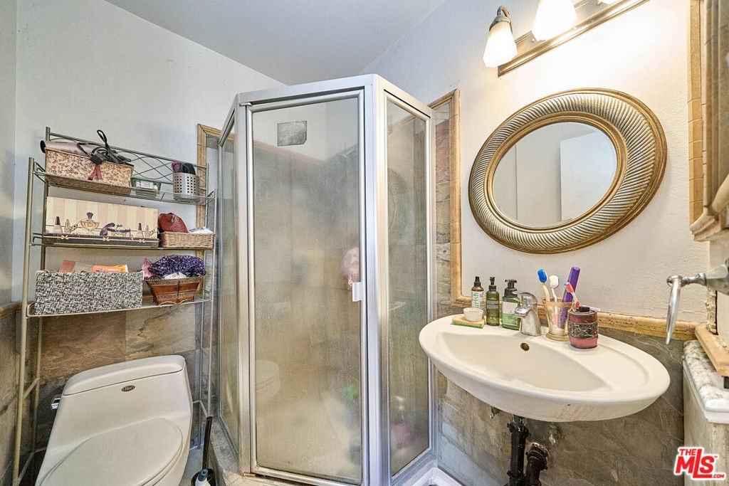 219 N Isabel St #5 - Photo 3 of 18