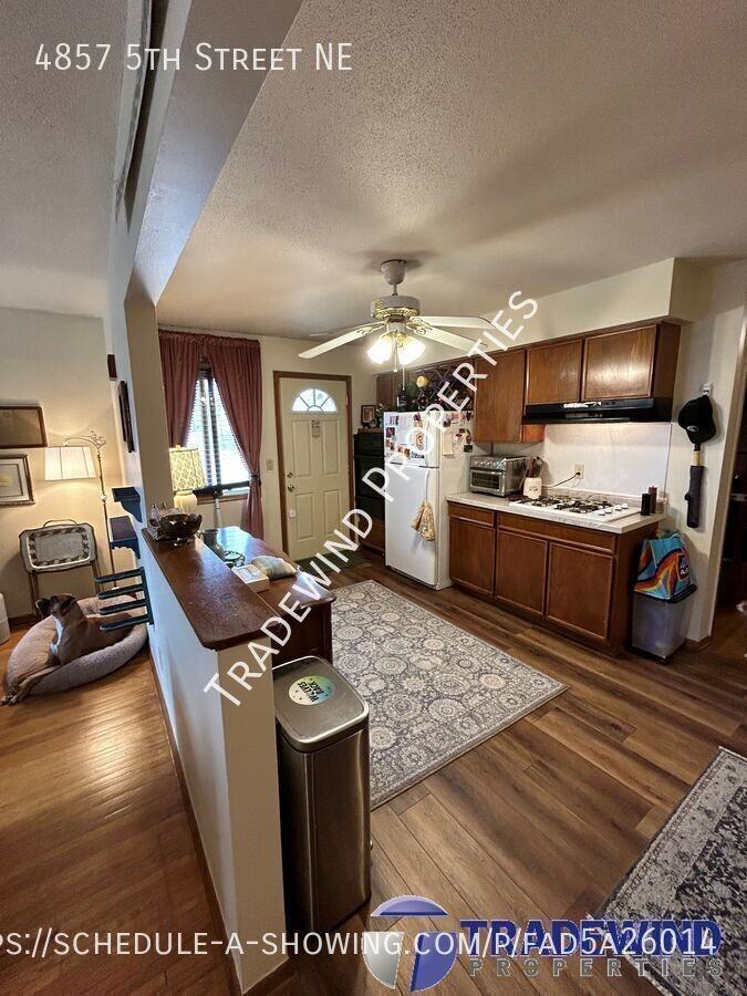 4857 5th St Ne - Photo 2 of 16