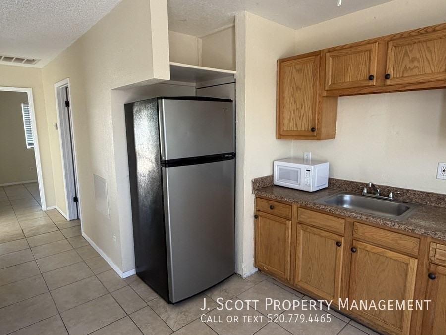 1757 E Harvard St #3 - Photo 3 of 13