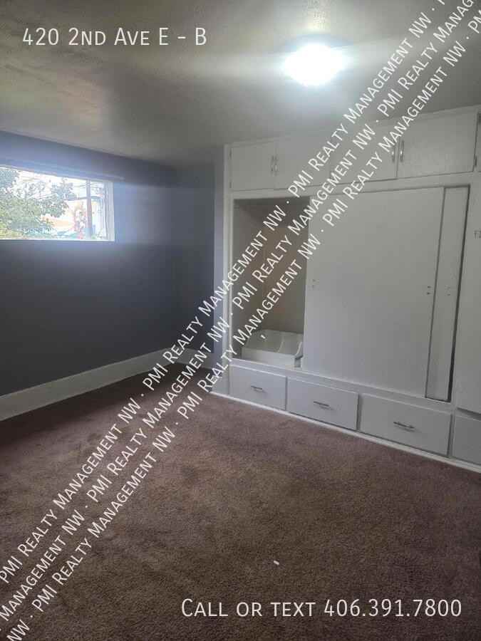 420 2nd Ave E #B - Photo 3 of 5