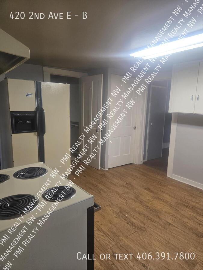 420 2nd Ave E #B - Photo 4 of 5